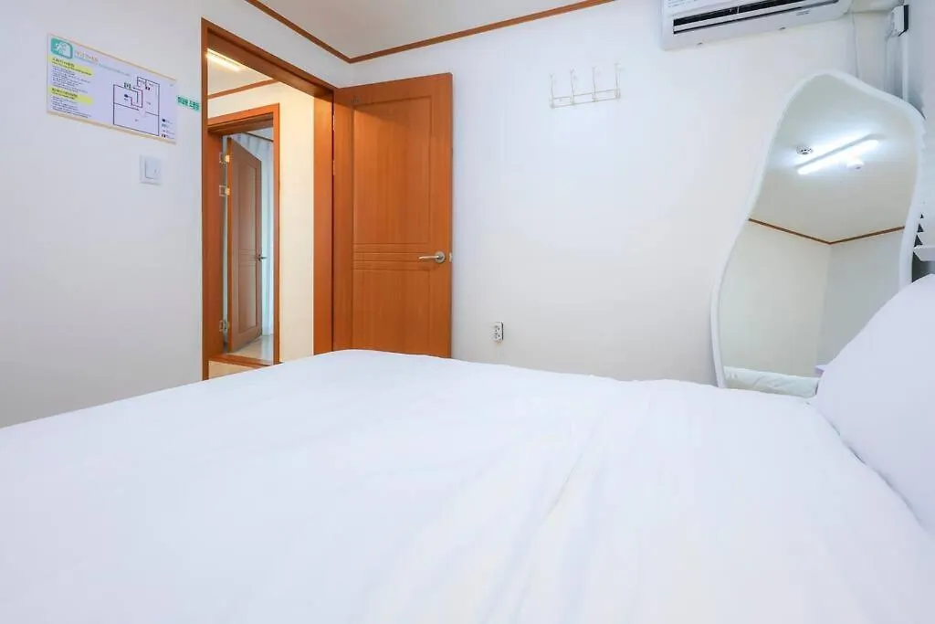 NewSpellbinding House/ Hongik St. Exit2 10Min Villa Seoul 0*,  South Korea