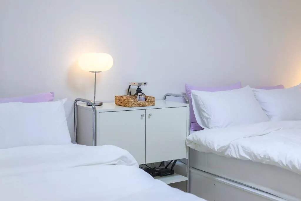 NewSpellbinding House/ Hongik St. Exit2 10Min Villa Seoul South Korea