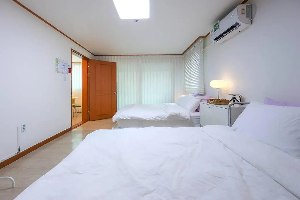 NewSpellbinding House/ Hongik St. Exit2 10Min Villa Seoul Holiday home